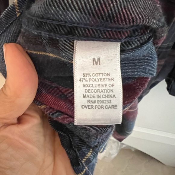 NOLLIE - Flannel Distressed Plaid, Size M - Picture 4 of 6